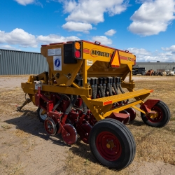 Haybuster 7' no-till drill